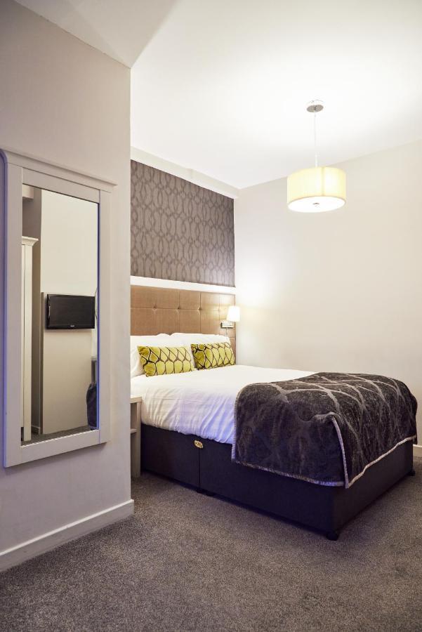 Hotel Isaacs Cork City Exterior photo
