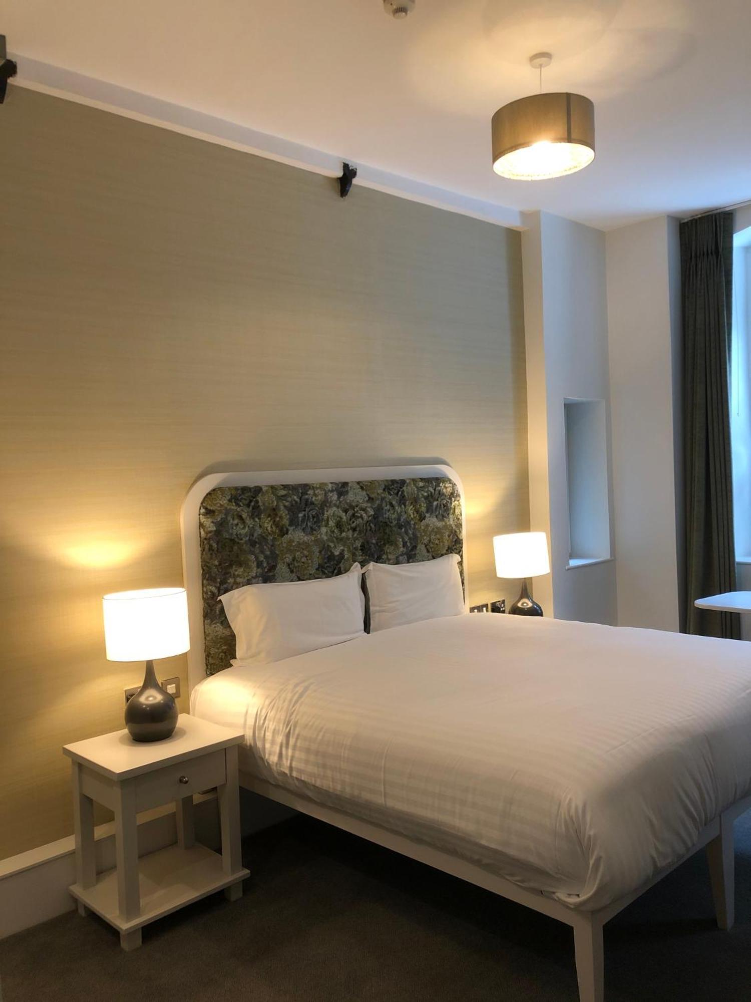Hotel Isaacs Cork City Room photo